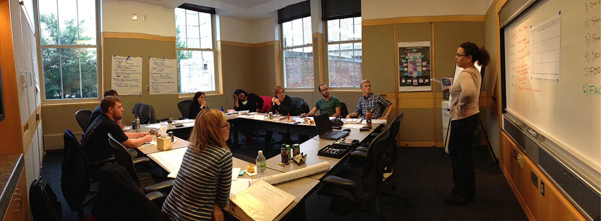 SCR Classroom seminar with faculty instruction and student discussion.